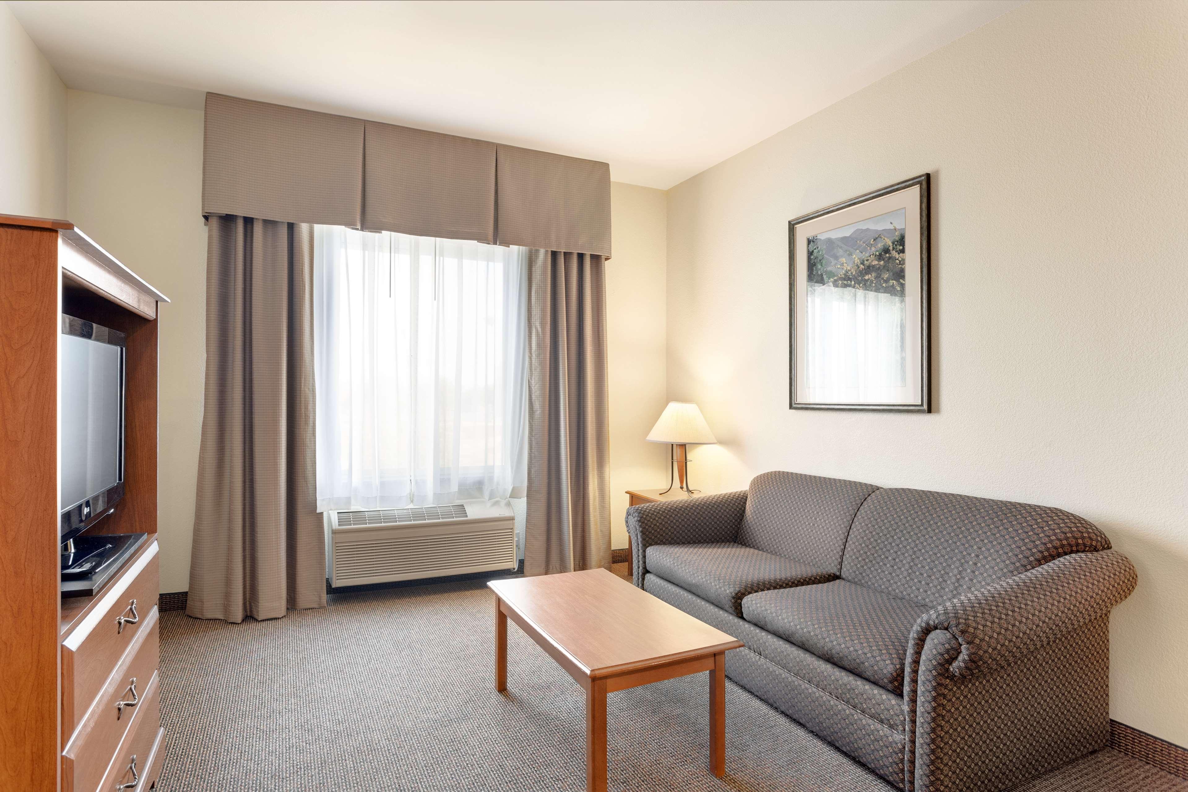 Best Western Plus Ellensburg Hotel Exterior photo