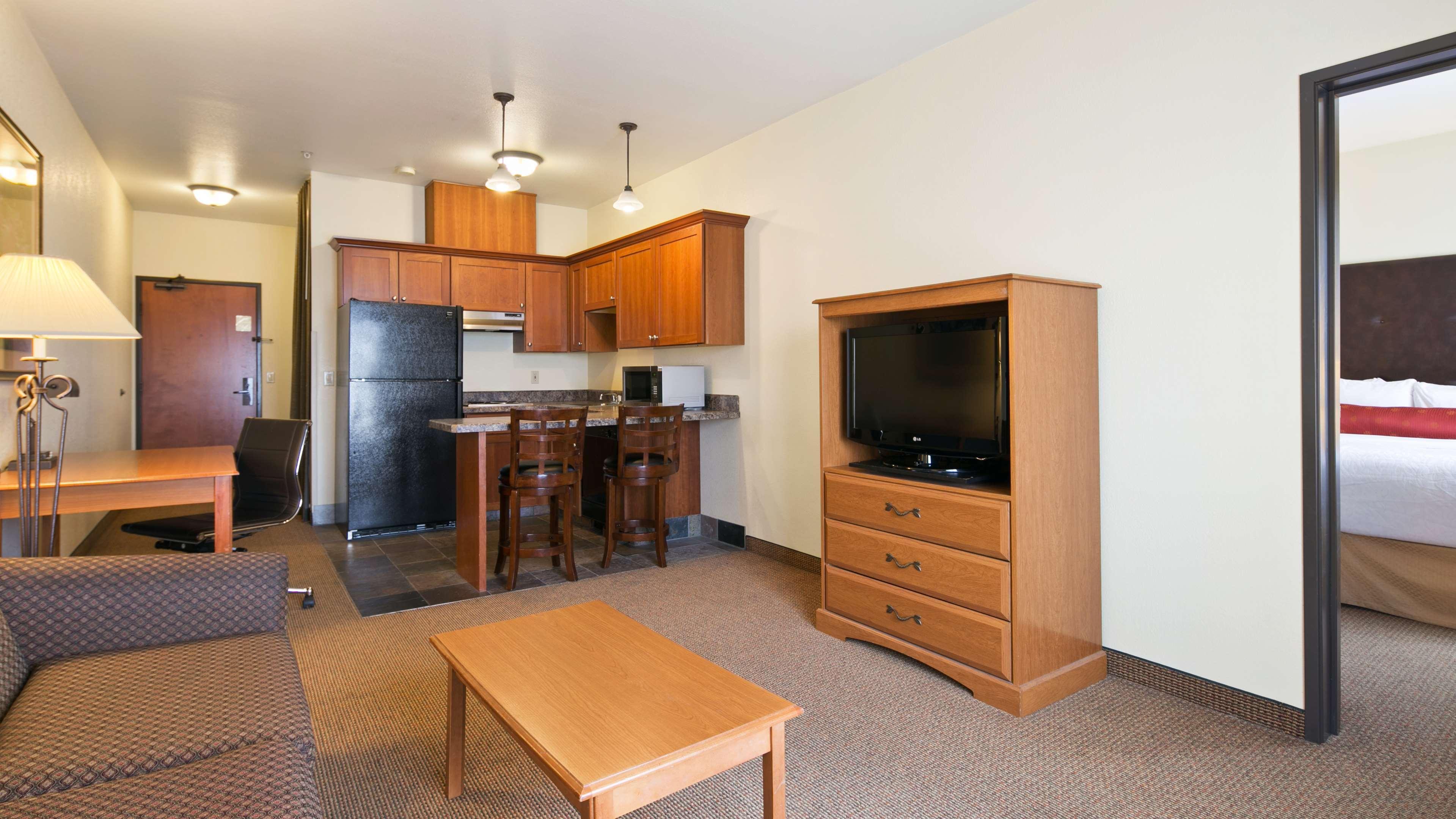 Best Western Plus Ellensburg Hotel Exterior photo